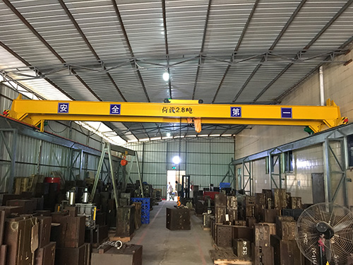 模具車間電動(dòng)葫蘆雙梁橋式起重機(jī)